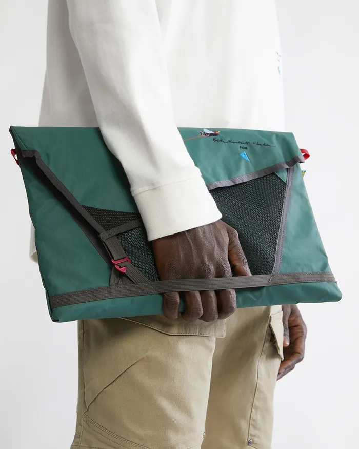 197 Retina Britta Medium Laptop Sleeve Britta MarakattLabba Deep Green MenWomen Klttermusen Gear Bags and Organisers 197 Retina Britta Medium Laptop Sleeve Britta MarakattLabba Deep Green MenWomen Klttermusen Gear Bags and Organisers