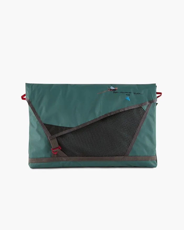 197 Retina Britta Medium Laptop Sleeve Britta MarakattLabba Deep Green MenWomen Klttermusen Gear Bags and Organisers