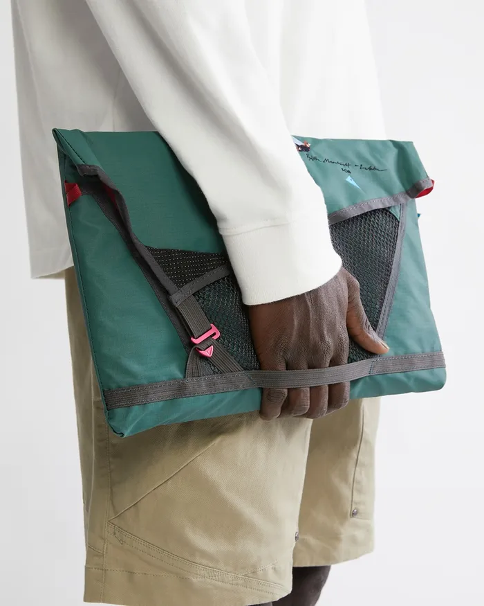 197 Retina Britta Small Laptop Sleeve Britta MarakattLabba Deep Green MenWomen Klttermusen Gear Bags and Organisers 197 Retina Britta Small Laptop Sleeve Britta MarakattLabba Deep Green MenWomen Klttermusen Gear Bags and Organisers