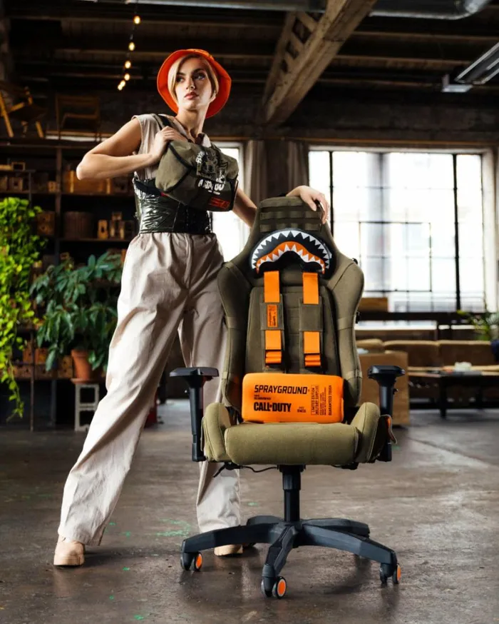 Bags SPRAYGROUND CALL OF DUTY FLYING ASSASSINS PARACHUTE CHESTPACK