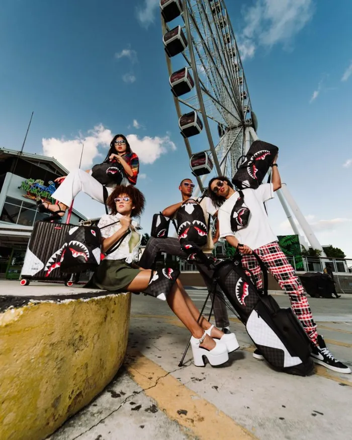 Bags SPRAYGROUND TRIPLE DECKER HEIR TO THE THRONE CROSSOVER CLUTCH