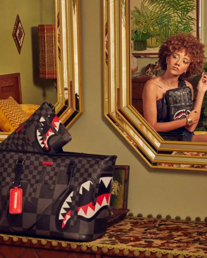 Bags SPRAYGROUND XTC GREY SHARKS IN PARIS CROSSOVER CLUTCH Bags SPRAYGROUND XTC GREY SHARKS IN PARIS CROSSOVER CLUTCH