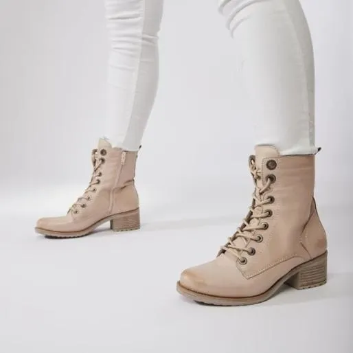Bezzie Cream Leather Women Moda In Pelle Leather Boots