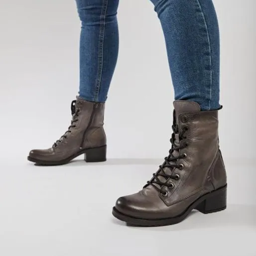 Bezzie Grey Leather Women Moda In Pelle Leather Boots