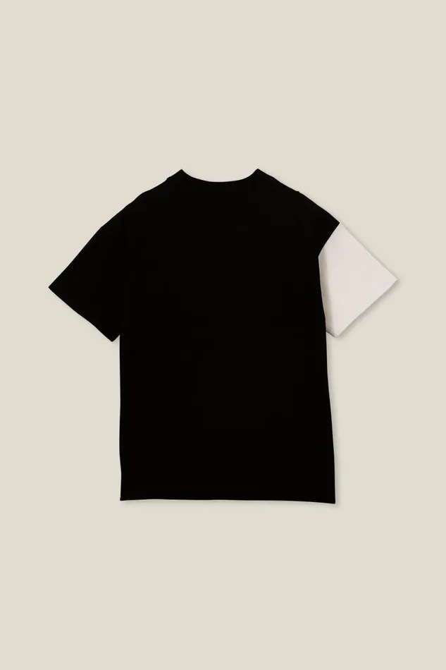 Boys 214 Tops and TShirts Cotton On License Quinn Short Sleeve Tee Lcn Nba Blackchicago Bulls Colour Block