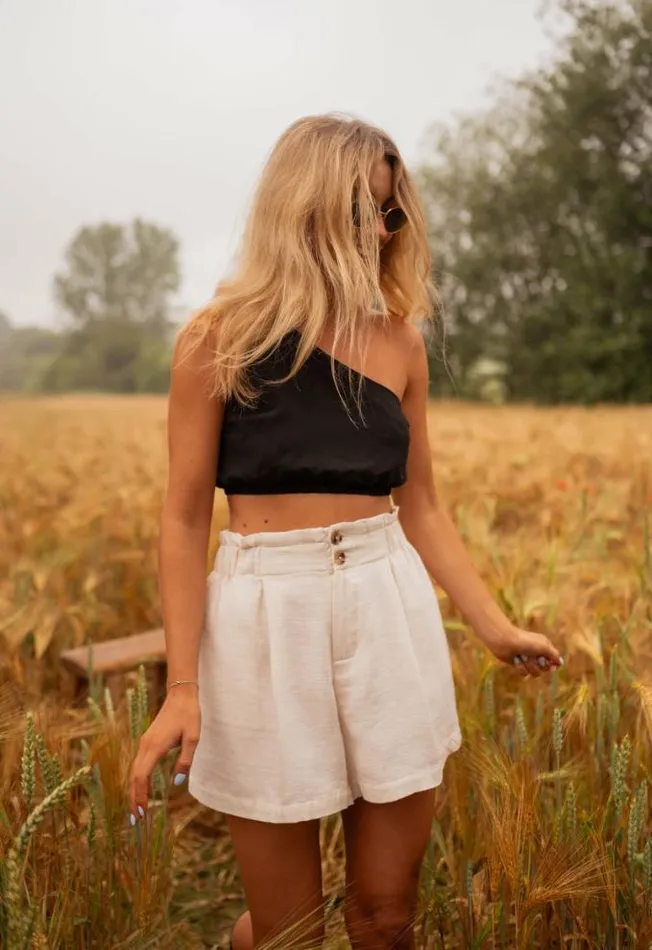Easy Clothes Beige Alec Shorts Women039s Clothing Shorts Easy Clothes Beige Alec Shorts Women039s Clothing Shorts