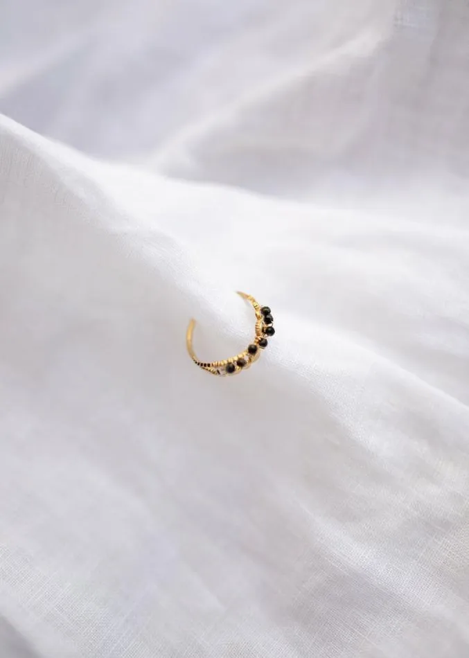Easy Clothes Black And Golden Tily Ring Jewelry and Accessories Rings Easy Clothes Black And Golden Tily Ring Jewelry and Accessories Rings