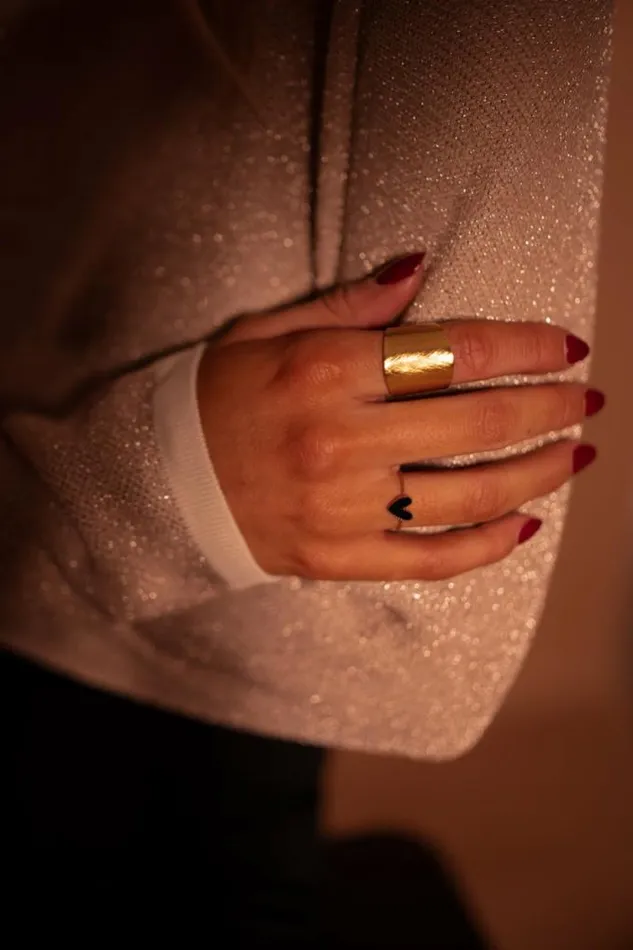 Easy Clothes Golden And Black Daph Ring Jewelry and Accessories Rings