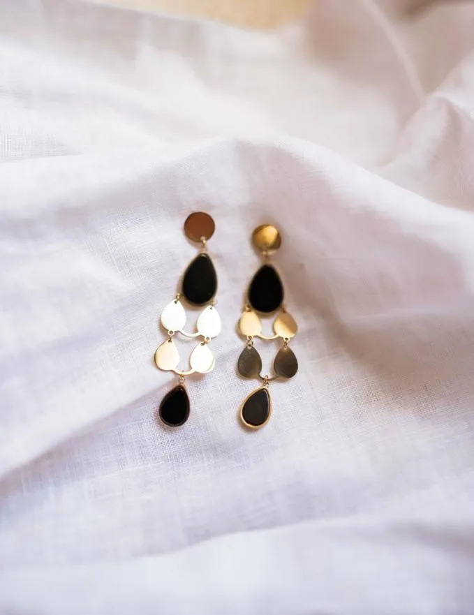 Easy Clothes Golden And Black Noan Earrings Gold and Black Jewelry and Accessories Earrings Easy Clothes Golden And Black Noan Earrings Gold and Black Jewelry and Accessories Earrings