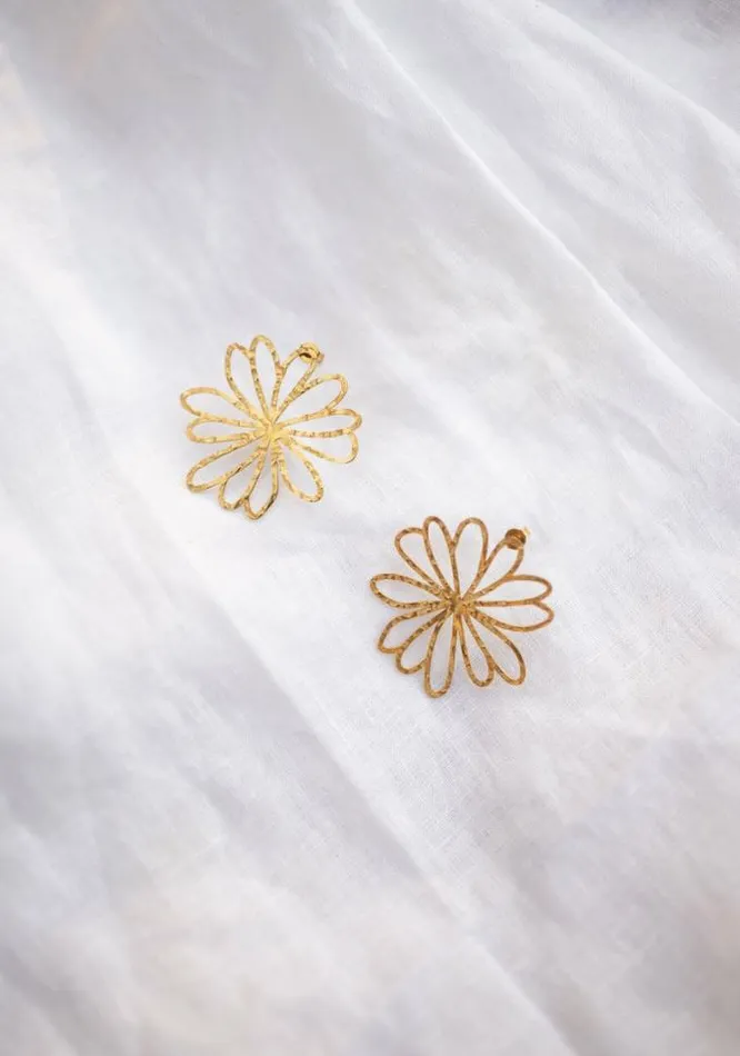 Easy Clothes Golden Djena Earrings Jewelry and Accessories Earrings Easy Clothes Golden Djena Earrings Jewelry and Accessories Earrings