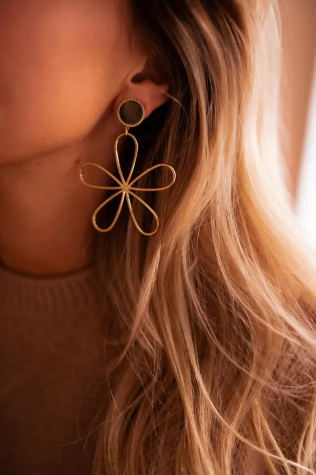 Easy Clothes Golden Doria Clip Earrings Jewelry and Accessories Earrings