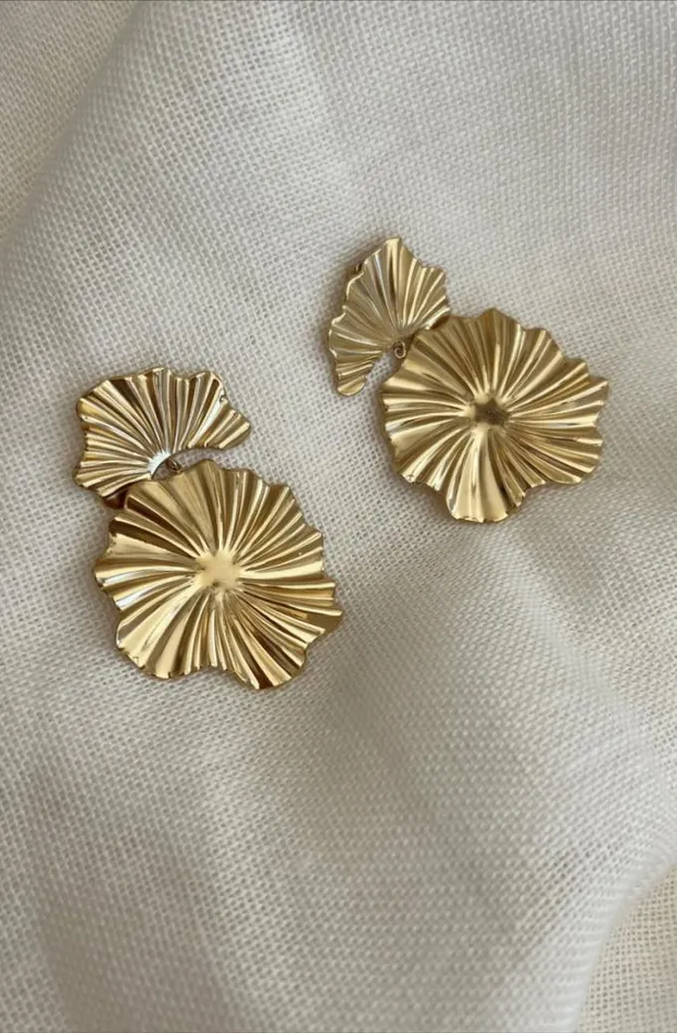 Easy Clothes Golden Vica Earrings Gold Jewelry and Accessories Earrings