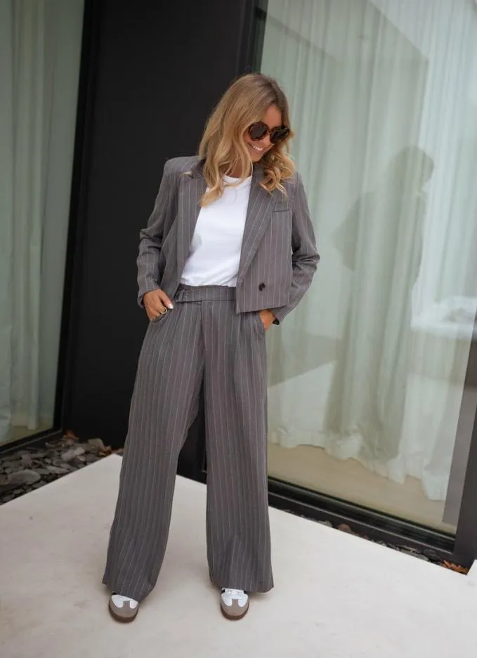 Easy Clothes Grey Striped Linnel Pants Women039s Clothing Pants and Jeans