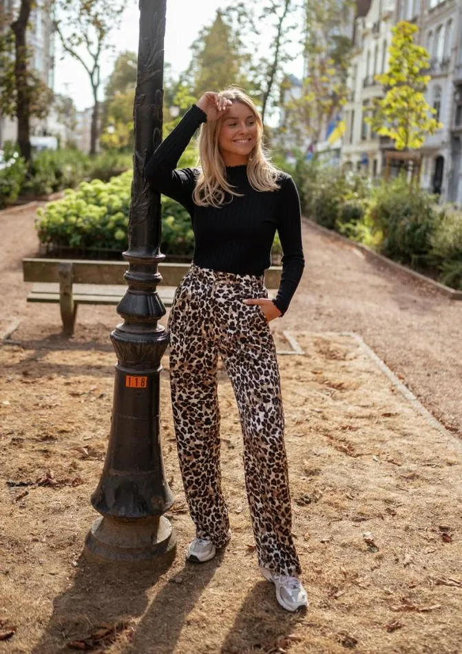 Easy Clothes Leopard Lyana Pants Women039s Clothing Pants and Jeans Easy Clothes Leopard Lyana Pants Women039s Clothing Pants and Jeans