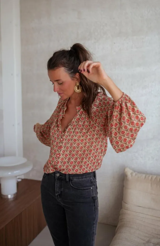 Easy Clothes Patterned Tiffany Blouse Women039s Clothing Blouses