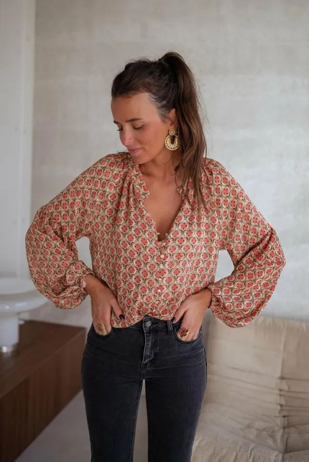 Easy Clothes Patterned Tiffany Blouse Women039s Clothing Blouses