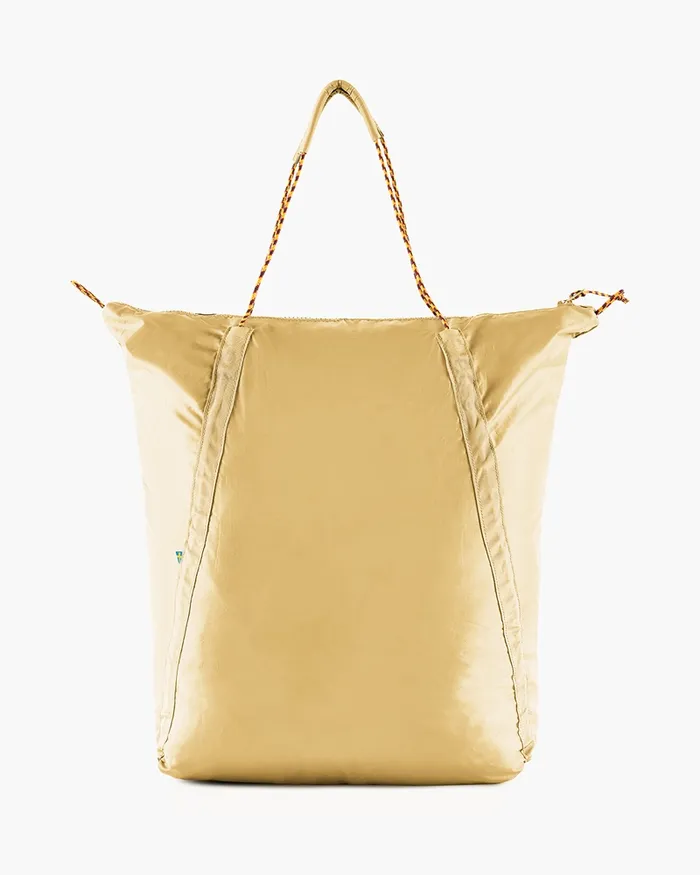 Gebo Lightweight Tote Bag 23L Chaya Sand MenWomen Klttermusen Tote Bags