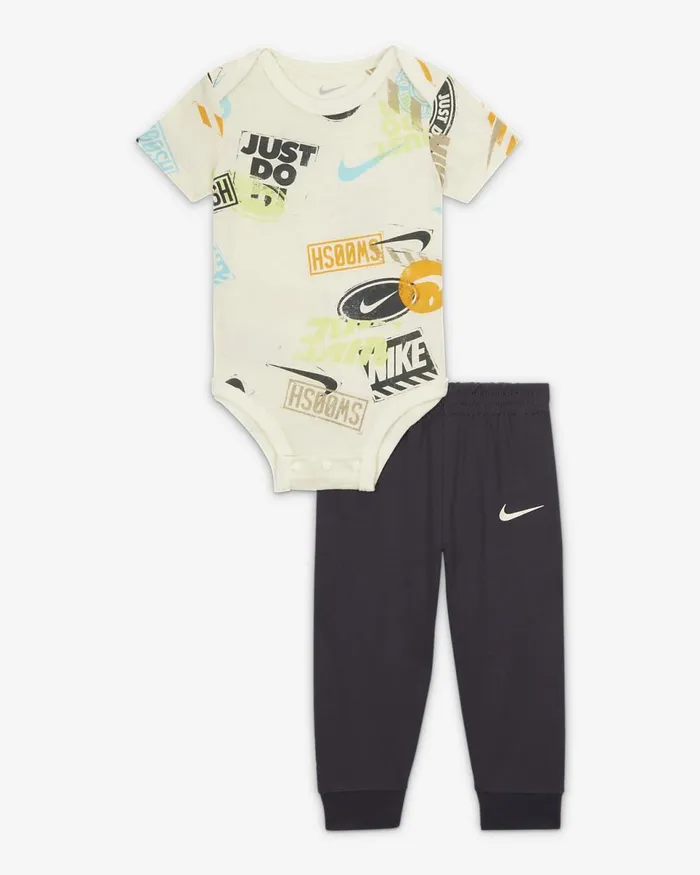 Kids Wild Air Printed Bodysuit And Trousers Set Gridiron Nike Baby and Toddler 03 Years Kids Wild Air Printed Bodysuit And Trousers Set Gridiron Nike Baby and Toddler 03 Years