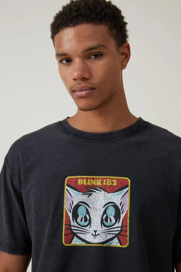 Men Graphic TShirts Cotton On Blink 182 Loose Fit TShirt Lcn Mt Blackneo Cheshire