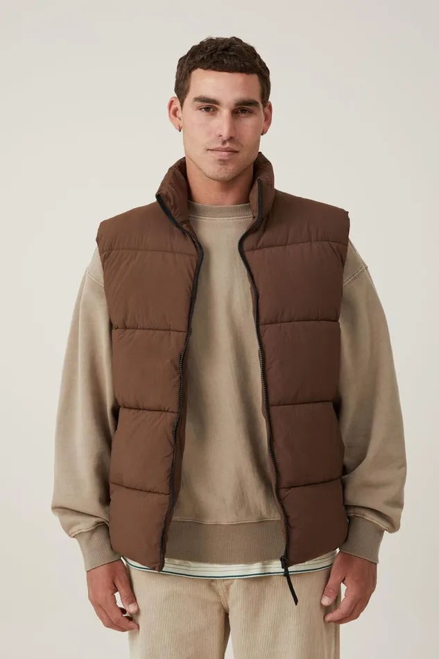 Men Jackets Cotton On Recycled Puffer Vest Chocolate
