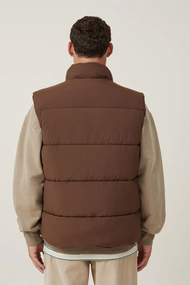 Men Jackets Cotton On Recycled Puffer Vest Chocolate