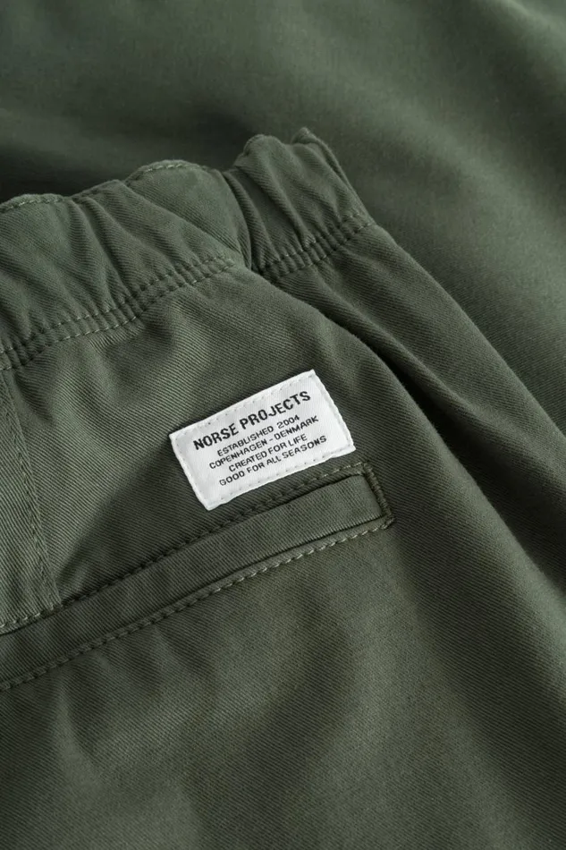 Men Norse Projects Trousers Ezra Light Stretch Spruce Green