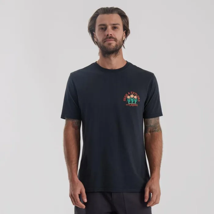 Tees Men Roark Seek and Explore Premium Tee Black