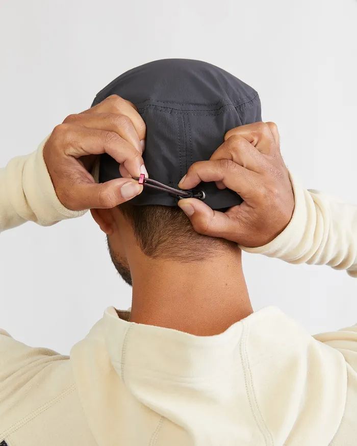 Vanadis Light WindStretch Cap Raven MenWomen Klttermusen Hats and Caps