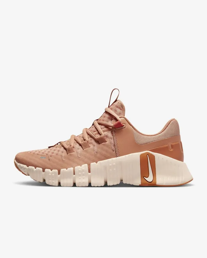Women Free Metcon 5 Amber Brownguava Icemonarchcampfire Orange Nike Training And Gym Women Free Metcon 5 Amber Brownguava Icemonarchcampfire Orange Nike Training And Gym