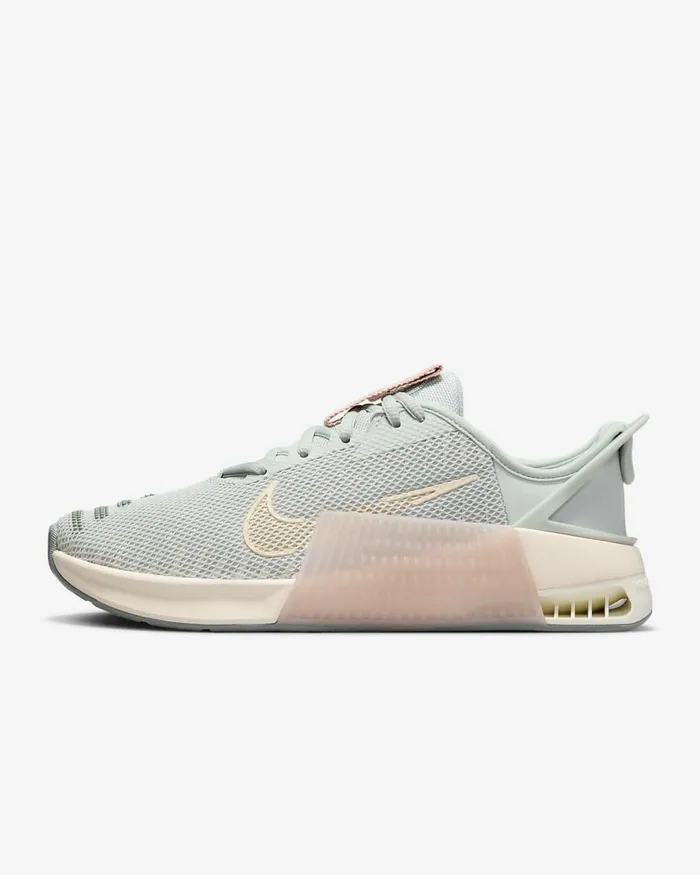 Women Metcon 9 Easyon Light Silverguava Icemica Greenpale Ivory Nike Training And Gym Women Metcon 9 Easyon Light Silverguava Icemica Greenpale Ivory Nike Training And Gym