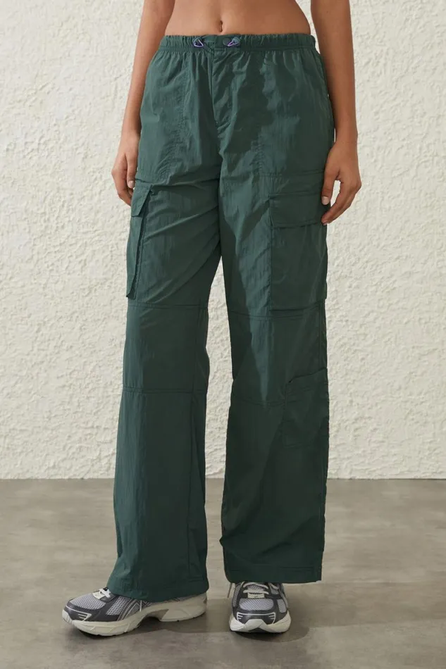 Women Sweats and Hoodies Cotton On Active Utility Pant Holly Green