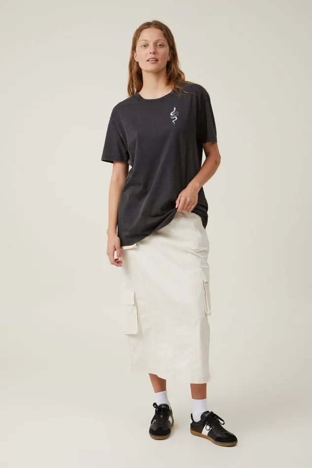Women Tops Cotton On The Oversized Graphic Tee Serpentblack